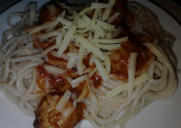 Fotografia przedstawiająca Spaghetti z pulpetami