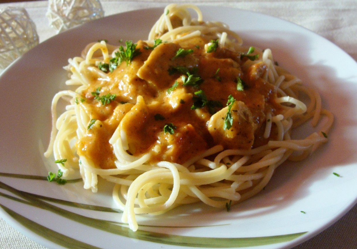 Spaghetti z serkiem mascarpone foto