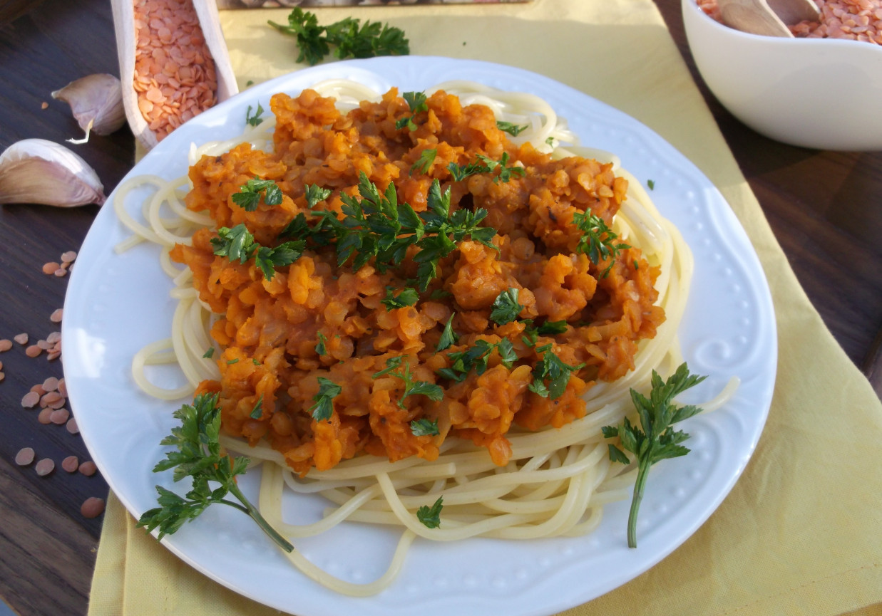Spaghetti z soczewicą. foto