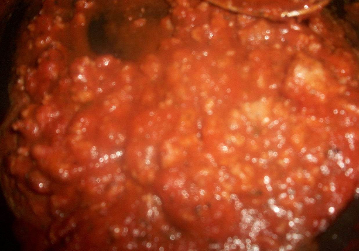 Spaghetti z sosem bazyliowym foto