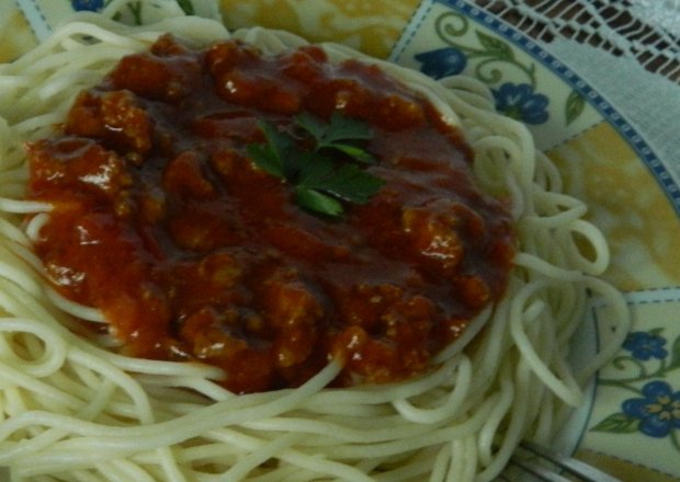 Fotografia przedstawiająca Spaghetti z sosem bolognese