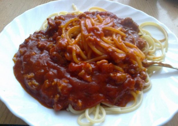 Fotografia przedstawiająca spaghetti z sosem bolońskim