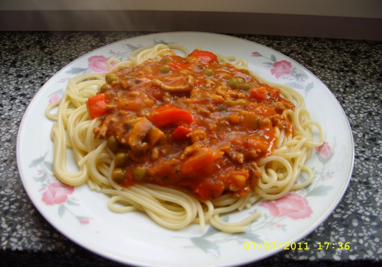 Spaghetti z sosem bolońskim foto