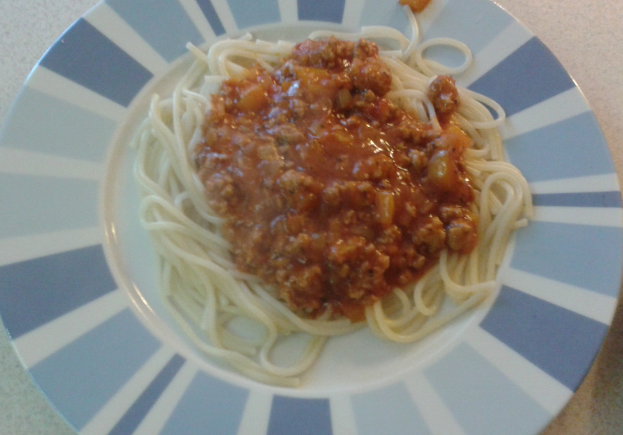 spaghetti z sosem bolońskim foto