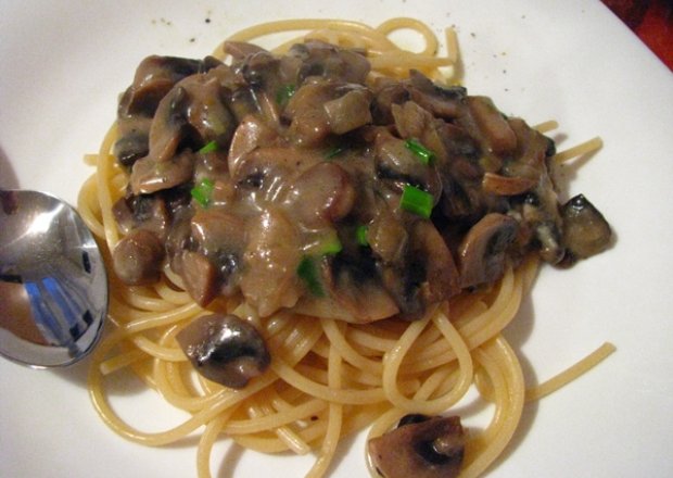 Fotografia przedstawiająca Spaghetti z sosem grzybowym