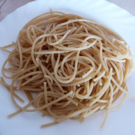 Krok 7 - Spaghetti z sosem i kuleczkami z mięsa foto