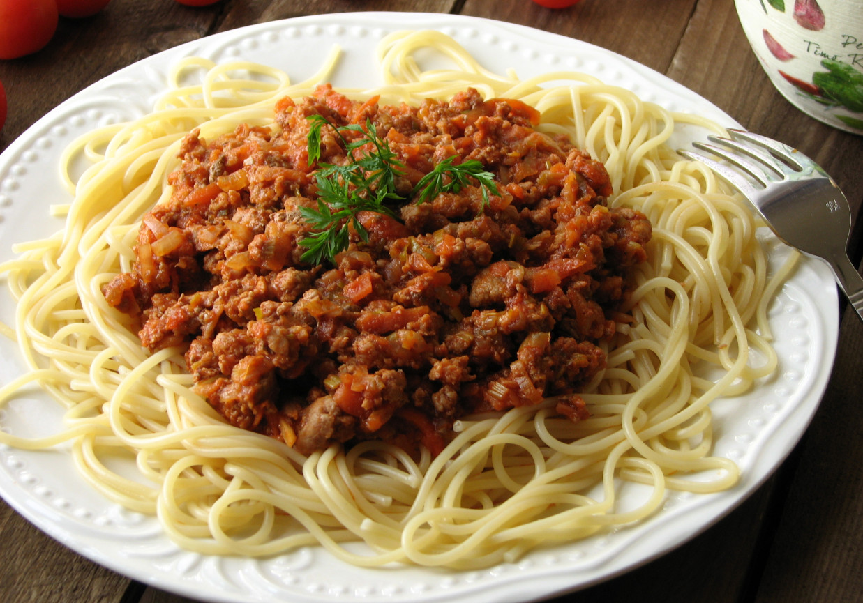 Spaghetti z sosem mięsno-warzywny foto