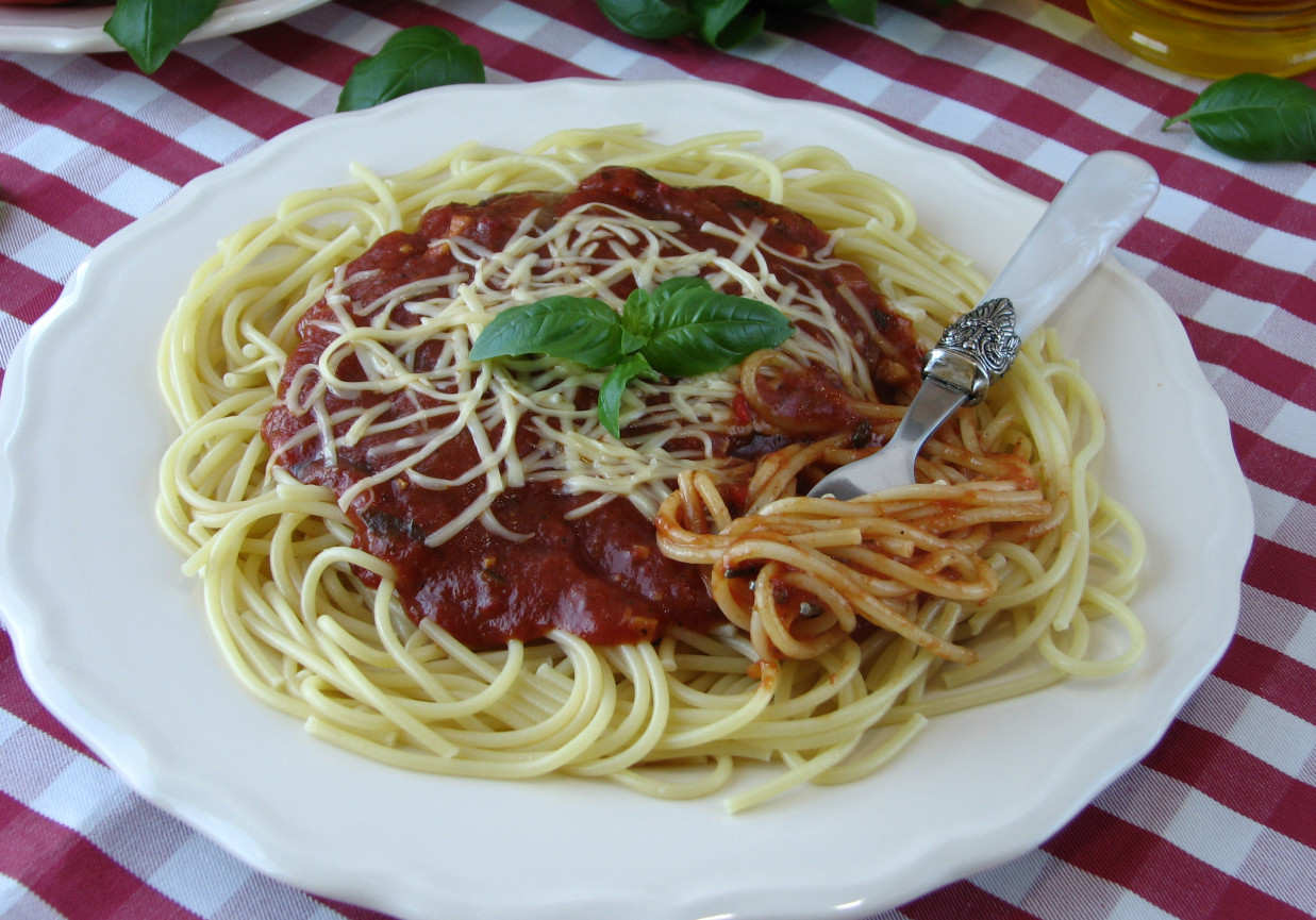 Spaghetti z sosem neapolitańskim foto