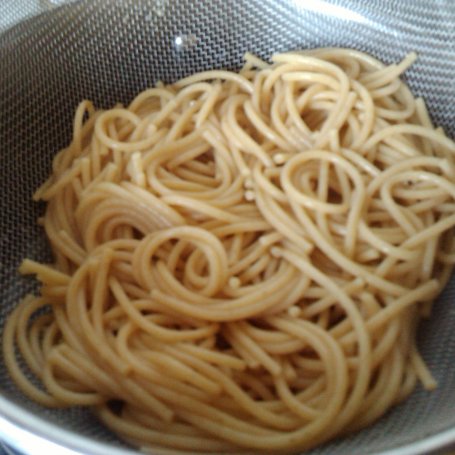 Krok 8 - Spaghetti z sosem parówkowym foto