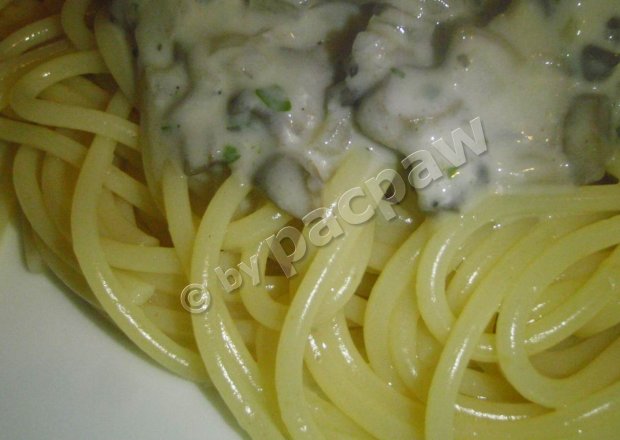Fotografia przedstawiająca Spaghetti z sosem pieczarkowym