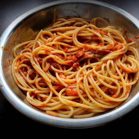 Krok 3 - Spaghetti z sosem pomidorowo - paprykowym foto