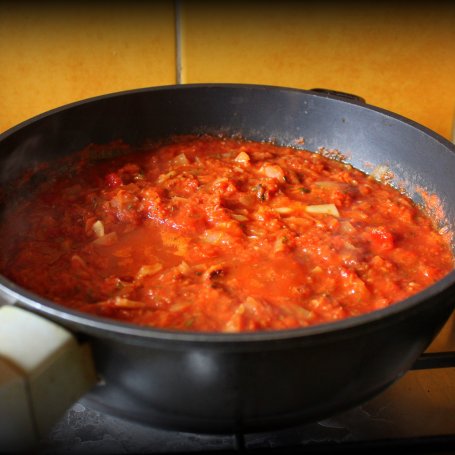 Krok 2 - Spaghetti z sosem pomidorowo - paprykowym foto