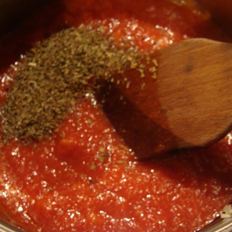 Krok 2 - Spaghetti z sosem pomidorowym foto