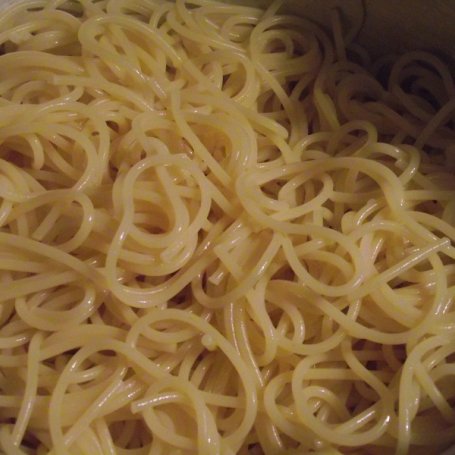 Krok 1 - Spaghetti z sosem pomidorowym foto
