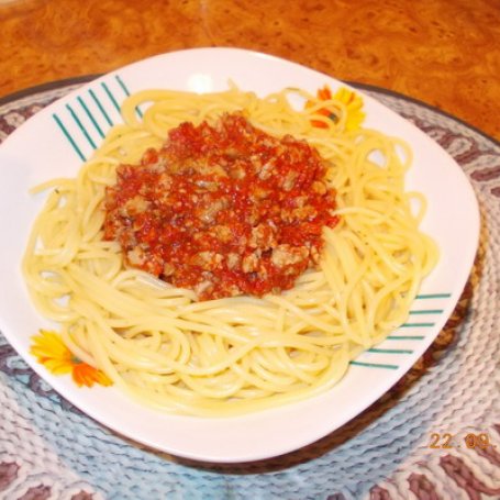 Krok 5 - spaghetti z sosem ze świeżych pomidorów foto