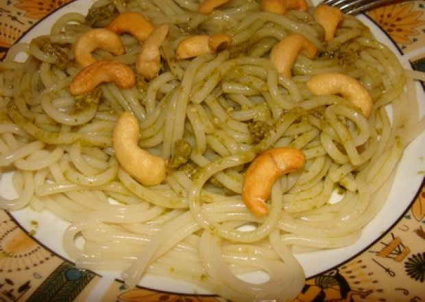 Fotografia przedstawiająca Spaghetti z sosem ziołowym