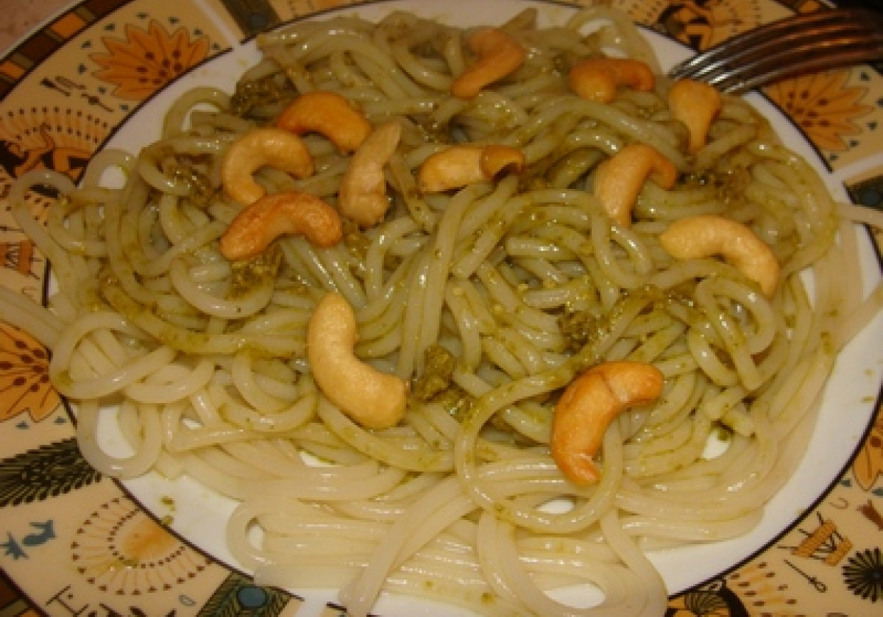 Spaghetti z sosem ziołowym foto
