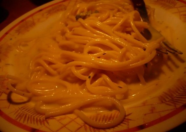 Fotografia przedstawiająca spaghetti z sosem