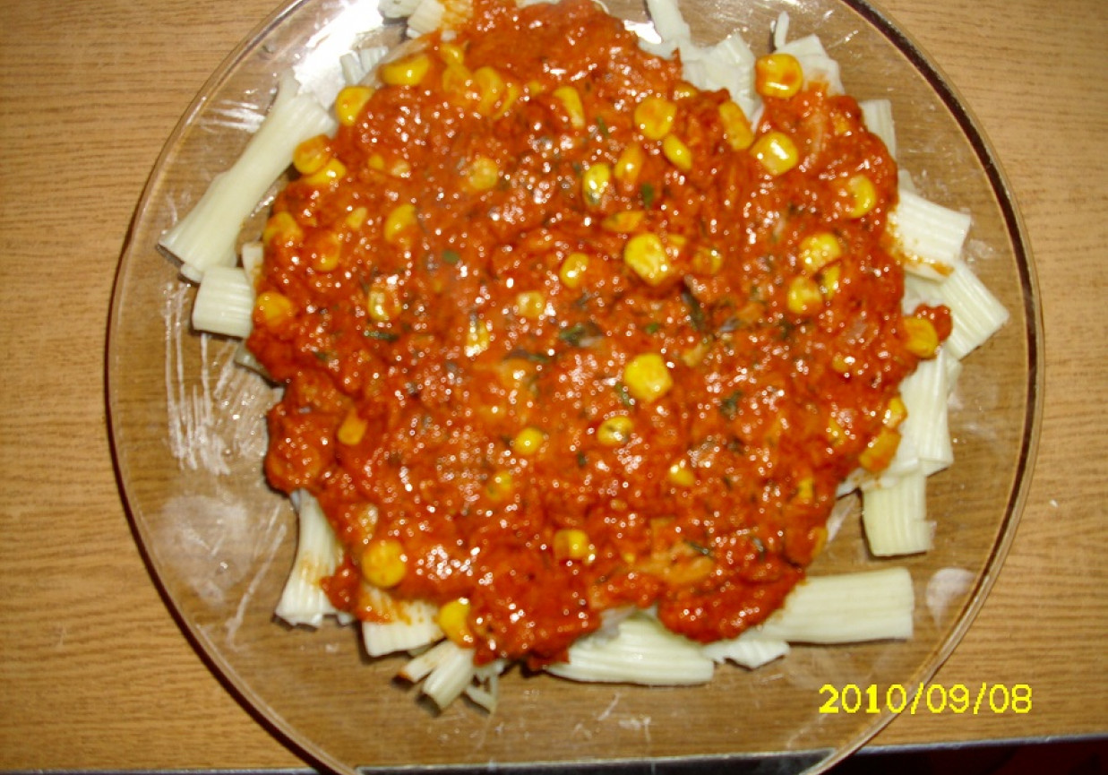 Spaghetti z tuńczykiem i kukurydzą foto