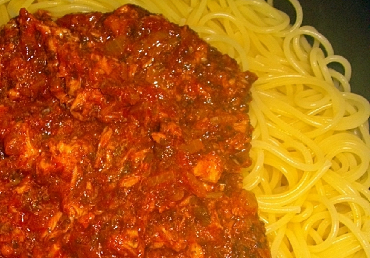 Spaghetti z tuńczykiem i kukurydzą foto