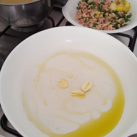 Krok 4 - Spaghetti z tuńczykiem foto
