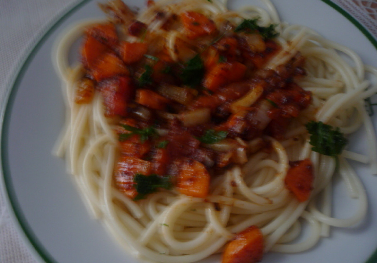 Spaghetti z warzywami z patelni II foto