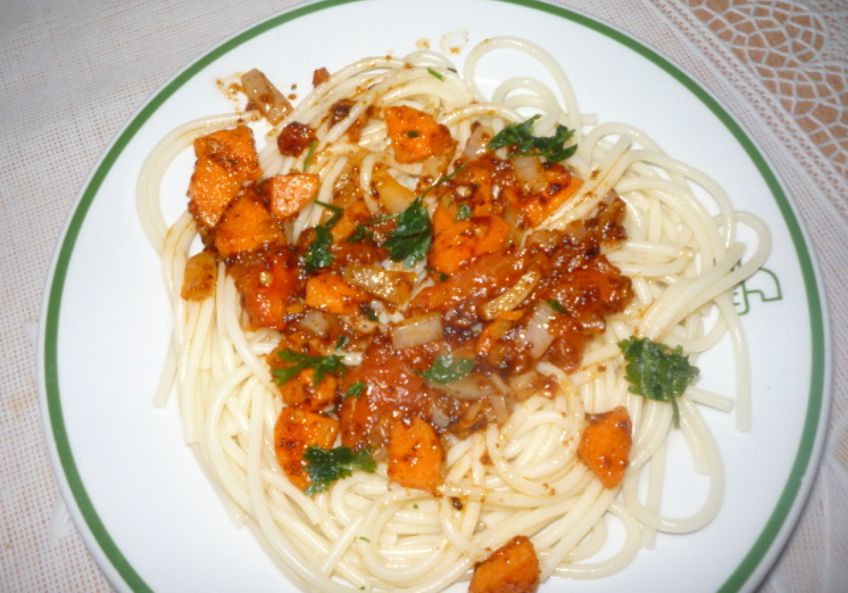 Spaghetti z warzywami z patelni II foto