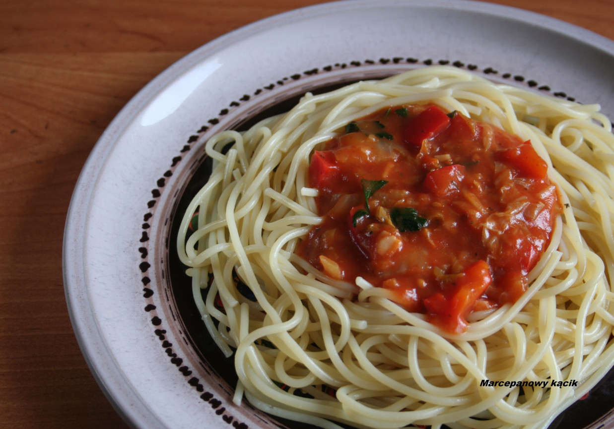 Spaghetti z warzywami foto