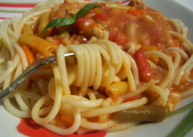 Fotografia przedstawiająca Spaghetti z warzywami