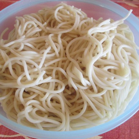 Krok 1 - Spaghetti z wędzonym boczkiem w masie jajecznej ( z kuchni włoskiej) foto