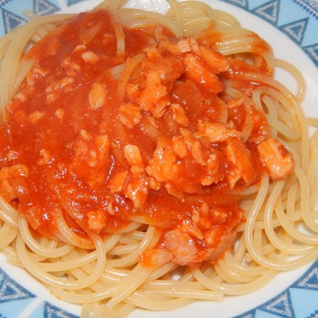 Krok 7 - Spaghetti z wędzonym łososiem i mozzarellą foto