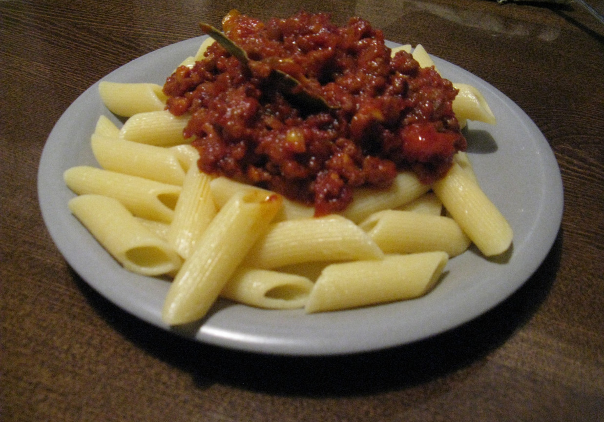 Spaghetti z własnym sosem foto