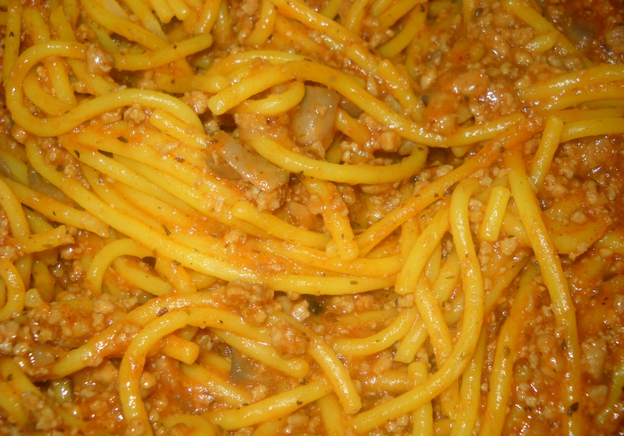 Spaghetti z wołowiną palce lizać foto