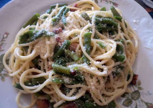 Fotografia przedstawiająca Spaghetti z zieloną fasolką