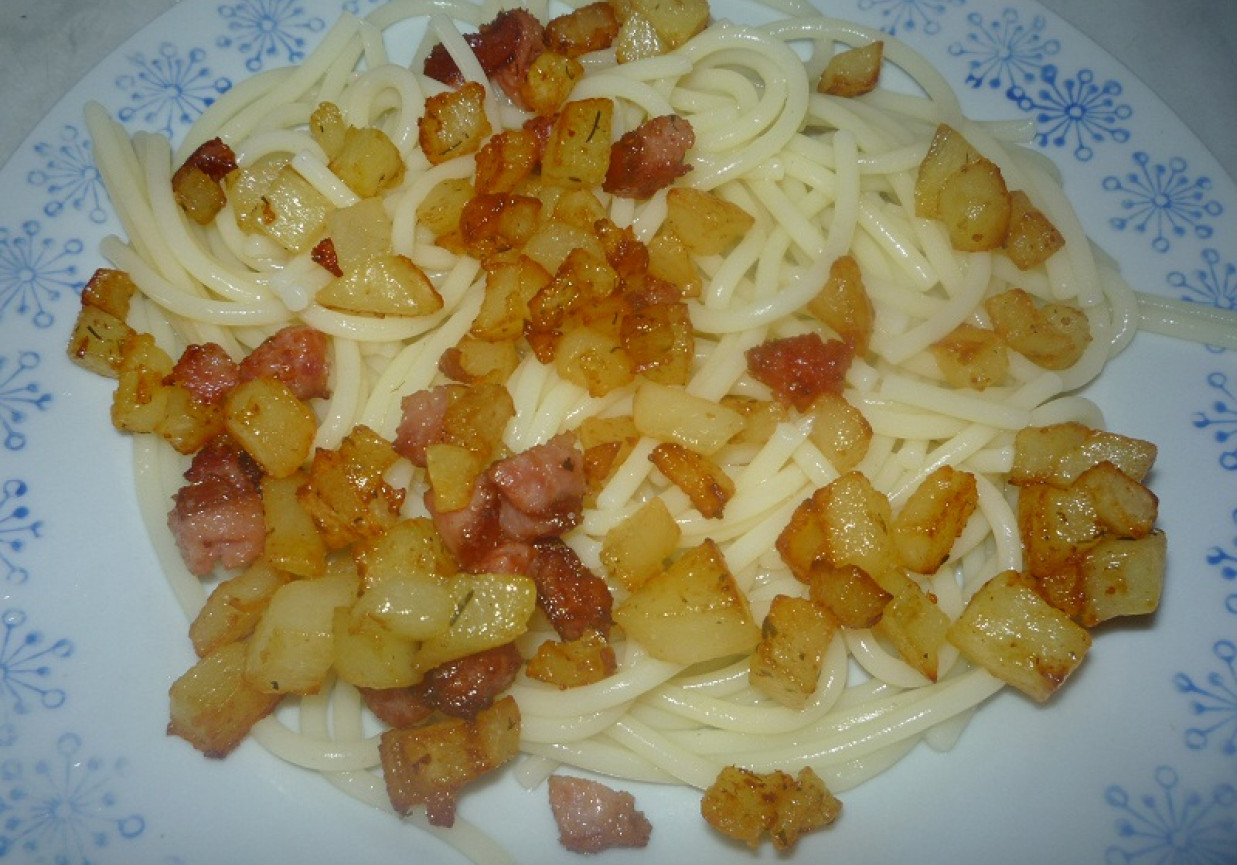 Spaghetti z ziemniakiem foto