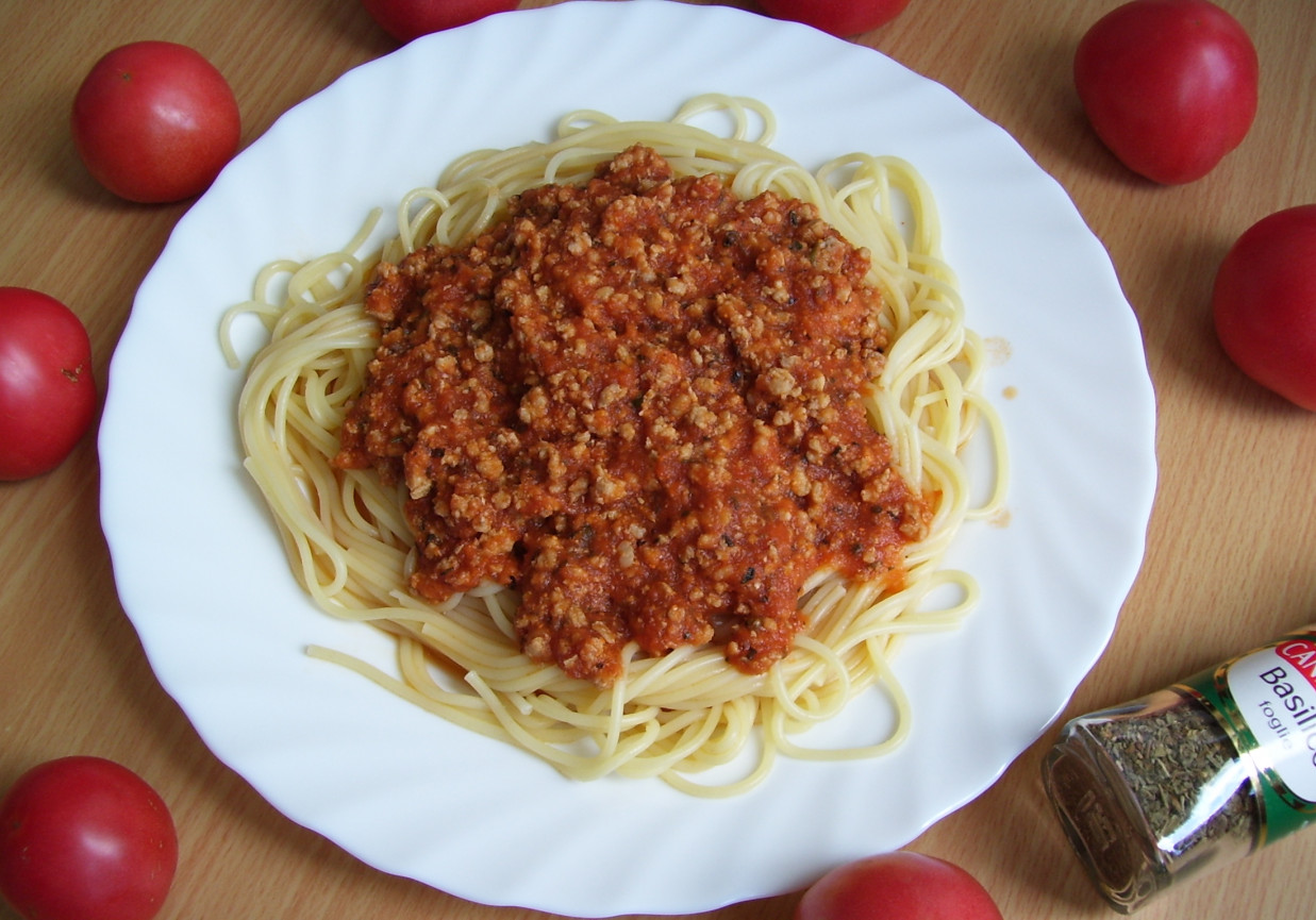Spaghetti ze świeżych pomidorów foto