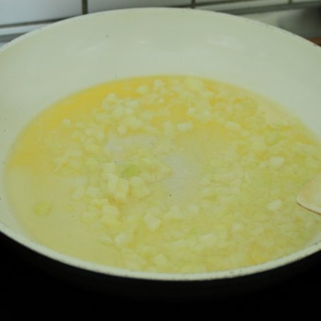 Krok 6 - Spätzle orkiszowe w sosie kurkowym foto