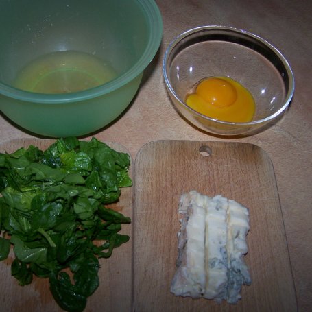 Krok 1 - Specjalnie dla mojego męża, czyli omlet ze szpinakiem i gorgonzolą :) foto