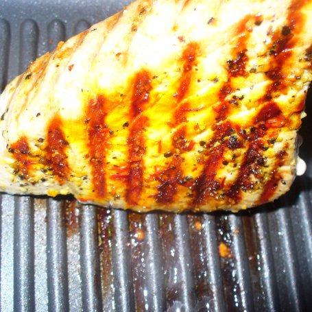 Krok 5 - Stek grillowany z tuńczyka z szafranem foto