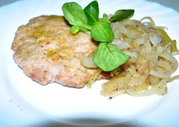 Fotografia przedstawiająca Stek wieprzowy z mielonego mięsa