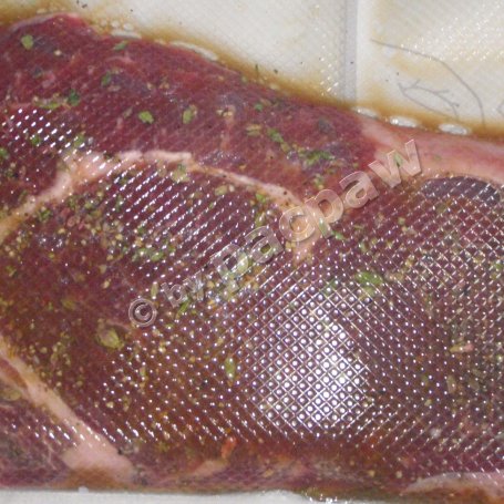 Krok 2 - Stek wołowy sous vide w sosie z nalewki śliwkowej foto