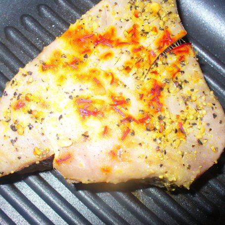 Krok 2 - Stek z łososia grillowany z imbirem foto