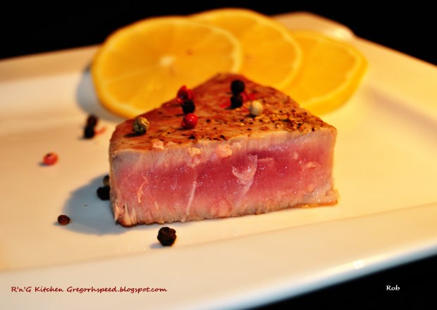 Fotografia przedstawiająca Stek z tuńczyka