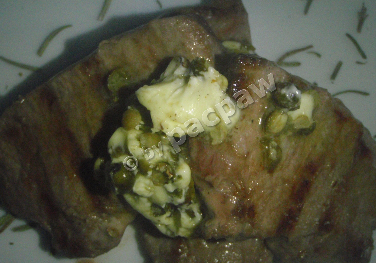 Steki ze schabu dzikowego z masłem zielono pieprzowym foto