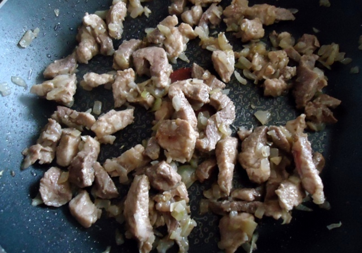 Stir-fry z wieprzowiną i chili foto