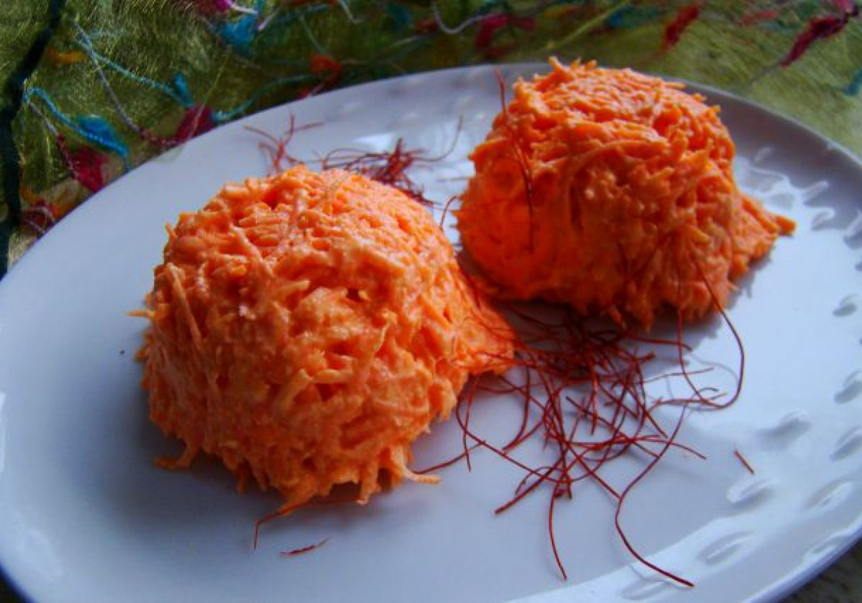 Surówk obiadowa z marchewki i chrzanu foto