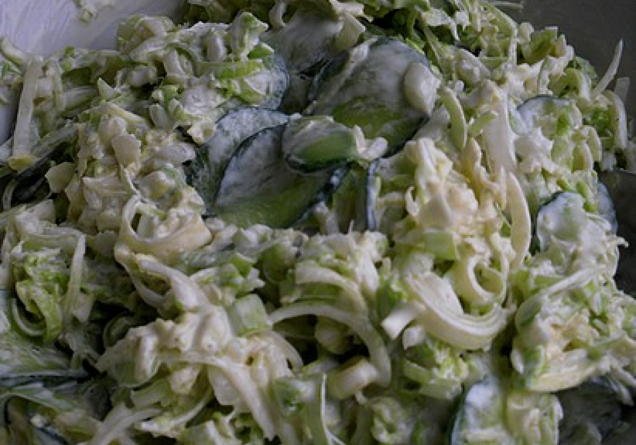 Surówka obiadowa na zielono foto