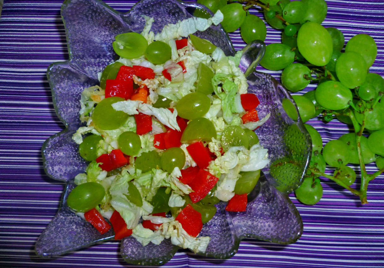 surówka obiadowa z nutkką winogrona foto