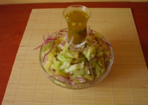 Fotografia przedstawiająca Surówka - smak wiosennej rozkoszy