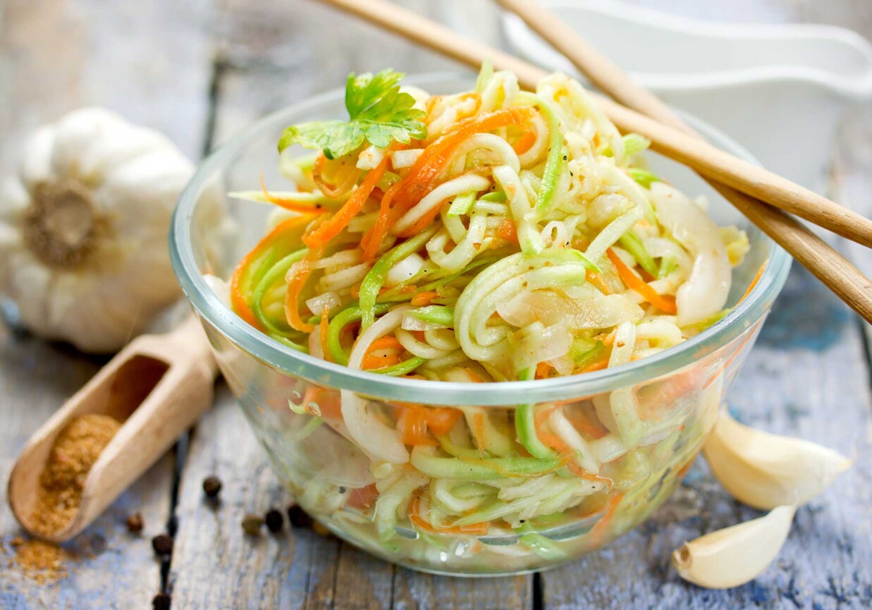 Surówka z cukinii i marchewki foto